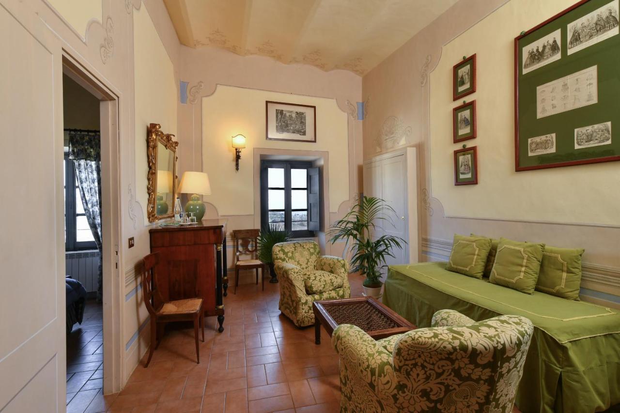 Castello Costaguti Hotel Roccalvecce Екстериор снимка