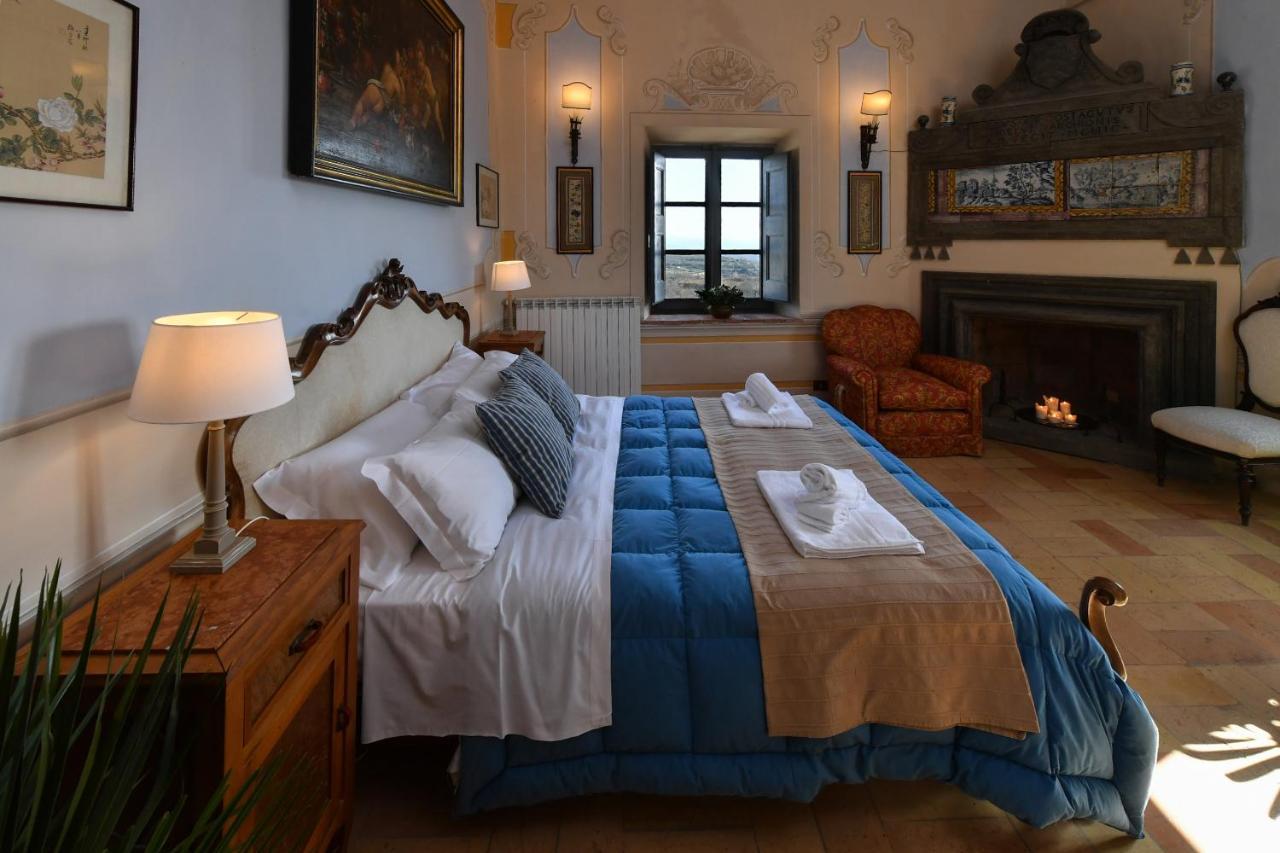 Castello Costaguti Hotel Roccalvecce Екстериор снимка