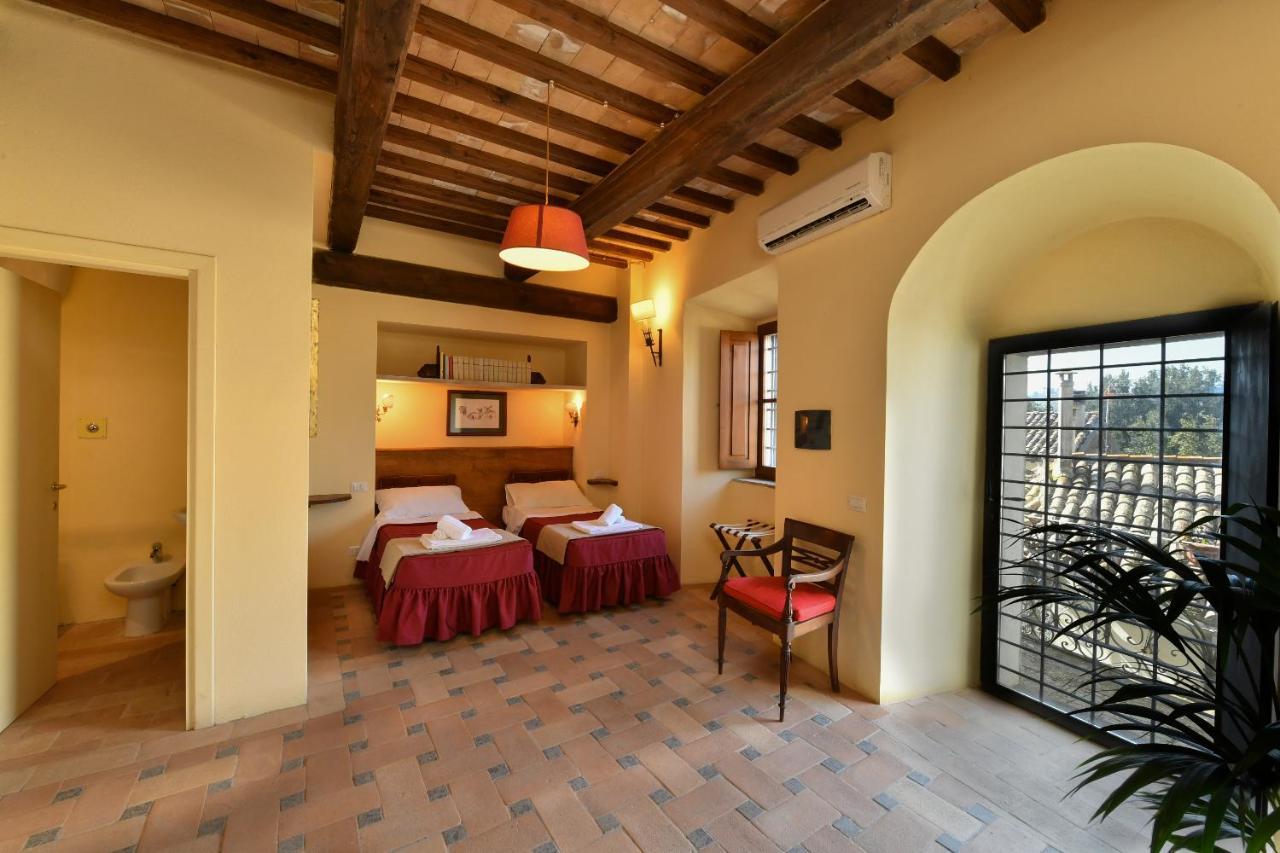 Castello Costaguti Hotel Roccalvecce Екстериор снимка