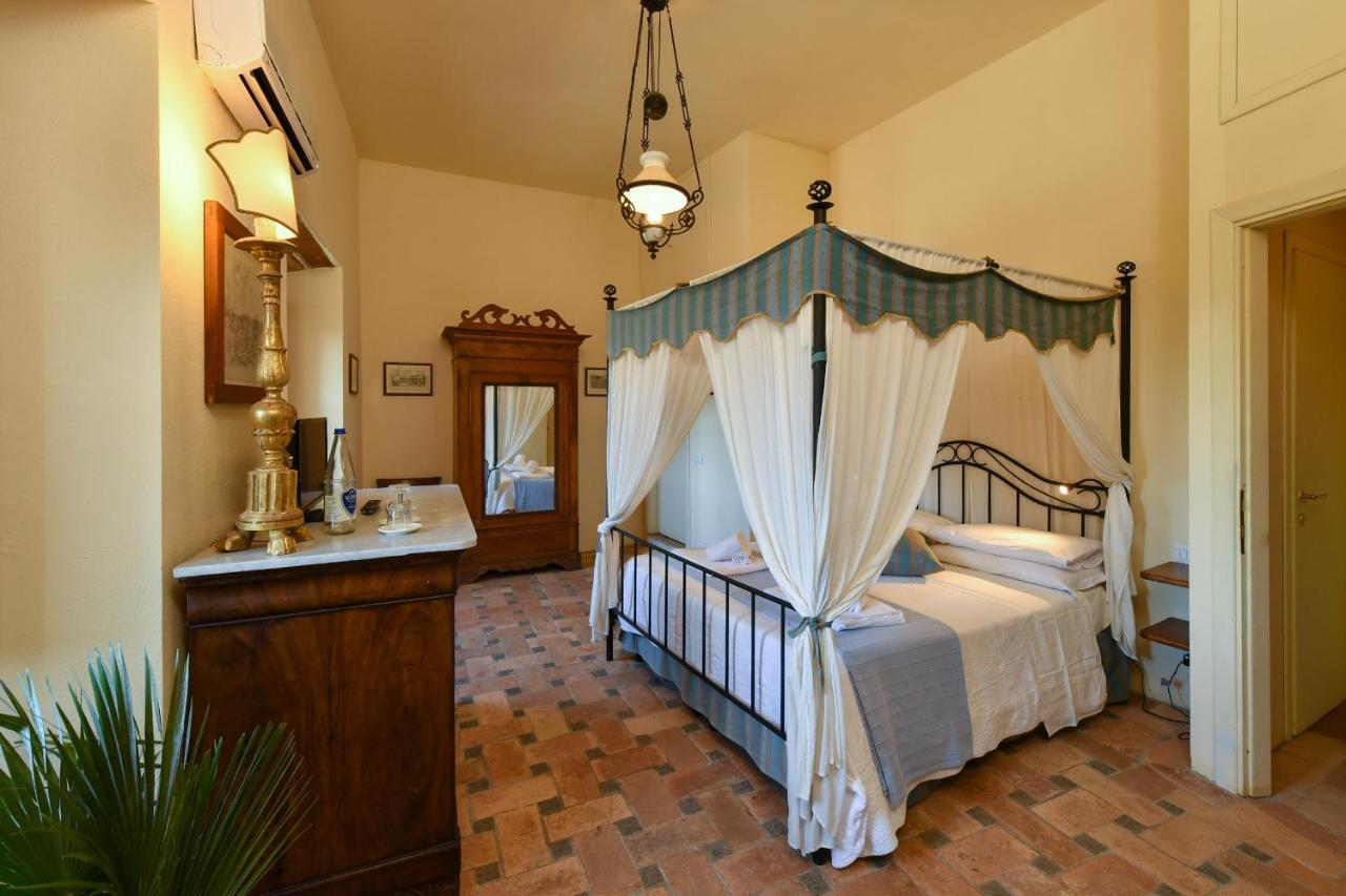 Castello Costaguti Hotel Roccalvecce Екстериор снимка