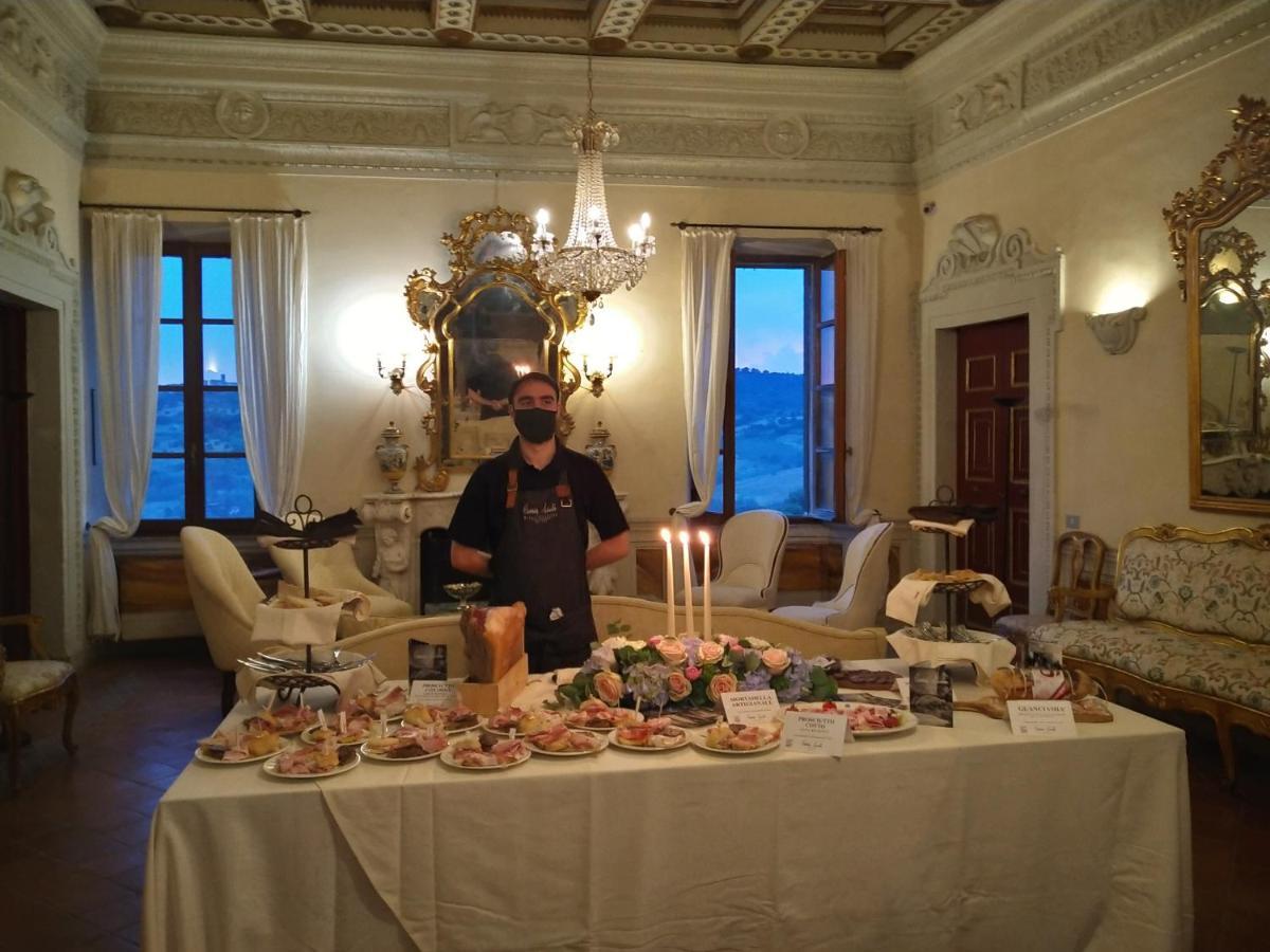 Castello Costaguti Hotel Roccalvecce Екстериор снимка