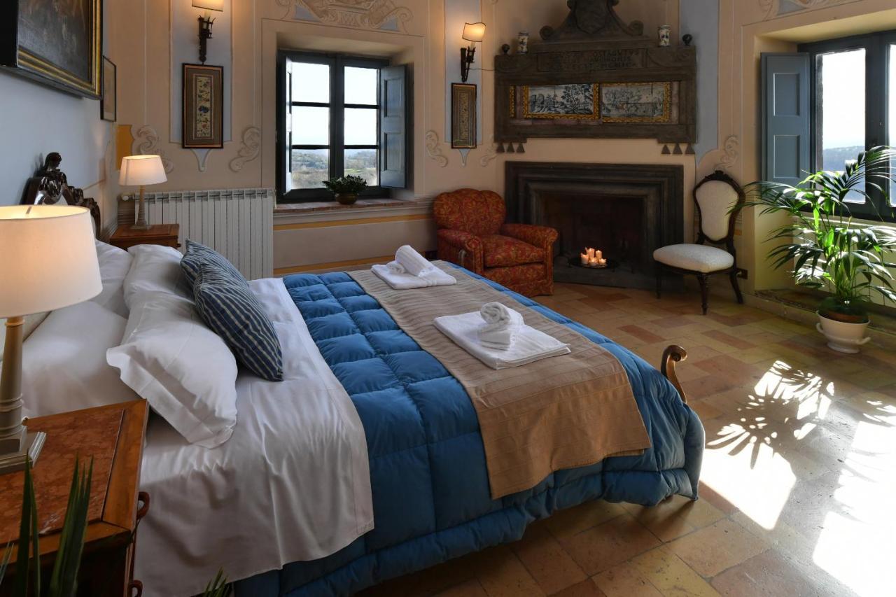 Castello Costaguti Hotel Roccalvecce Екстериор снимка