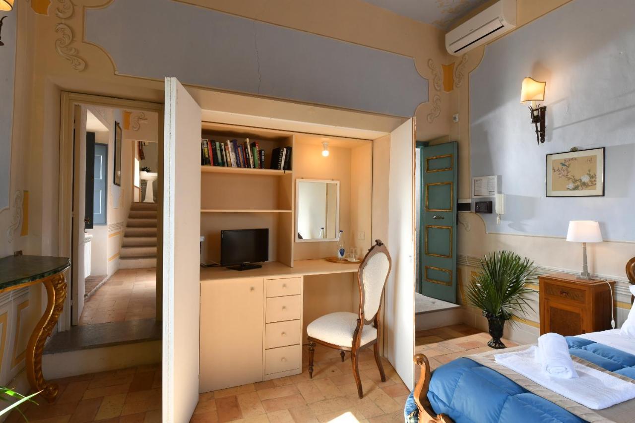 Castello Costaguti Hotel Roccalvecce Екстериор снимка
