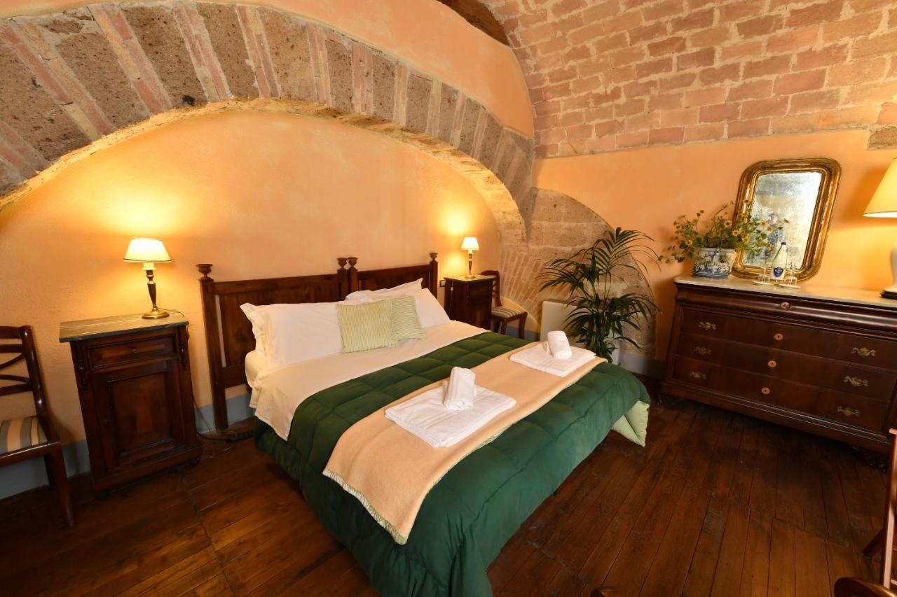 Castello Costaguti Hotel Roccalvecce Екстериор снимка