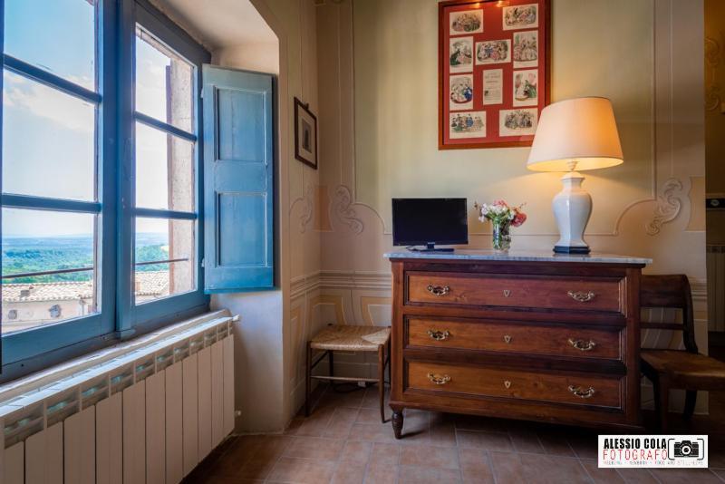 Castello Costaguti Hotel Roccalvecce Екстериор снимка
