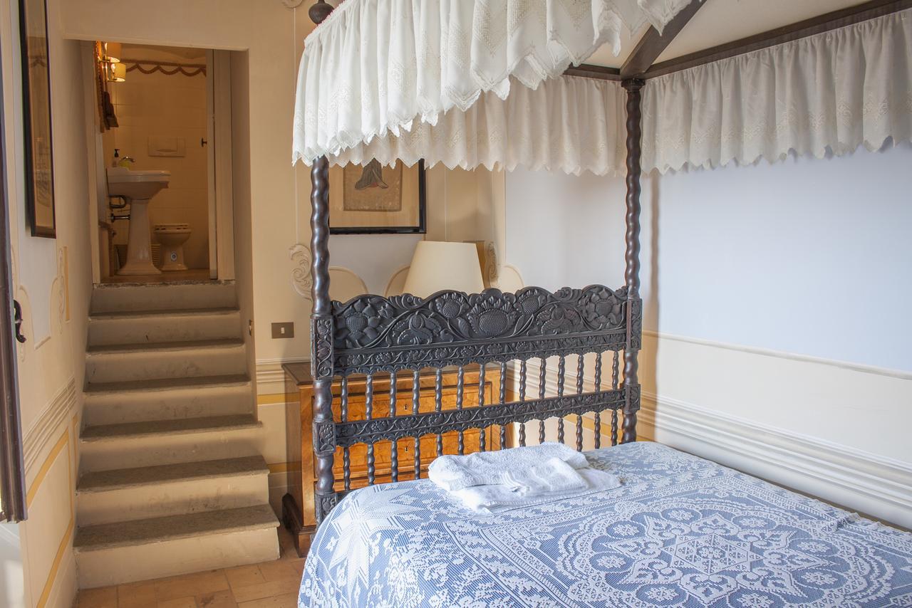 Castello Costaguti Hotel Roccalvecce Екстериор снимка